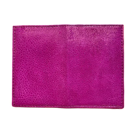 porte-cartes en cuir de veau grainé façon galuchat rose fuschia