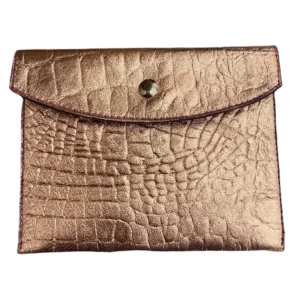 pochette passeport en cuir de veau effet croco rose gold