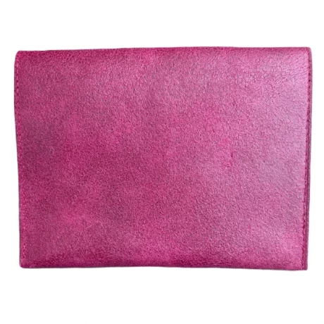 pochette passeport en cuir de veau rose fuchsia métallisé nacré 