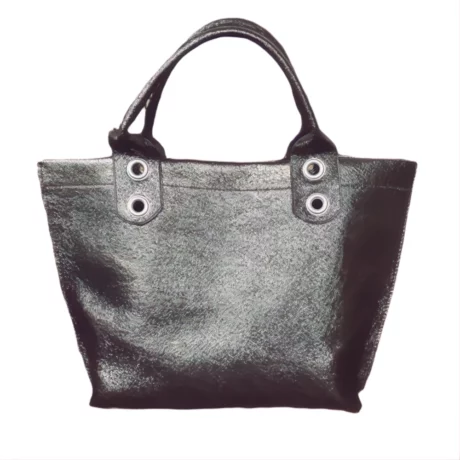 sac mini cabas en cuir de chèvre effet craquelé noir métallisé porté main