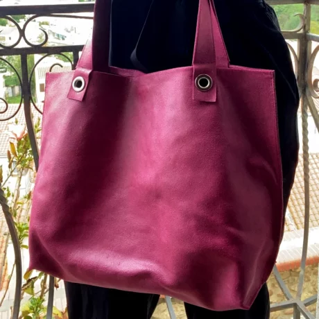 sac cabas grand modèle en cuir de veau métallisé nacré rose fuchsia