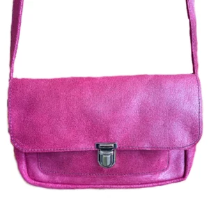 sac avec bandoulière en cuir de veau nacré métallisé rose fuchsia