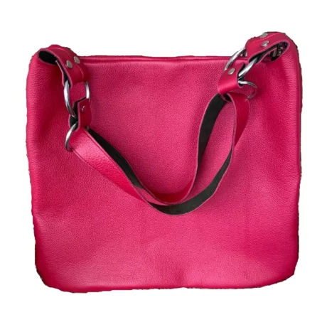 sac bandoulière en cuir de veau couleur framboise intérieur kaki