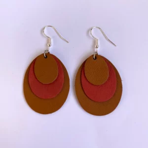 Boucles d'oreilles en cuir marron et corail avec une monture en argent 925/1000