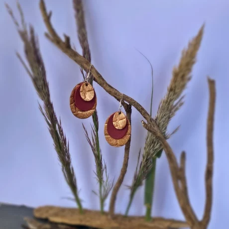 boucles d'oreilles en cuir effet croco rose gold et bordeau avec une monture en argent 925/1000