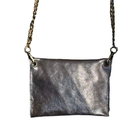 pochette de soirée en cuir de veau bronze et cuir d'agneau bleu marine avec une chaine en métal bronze